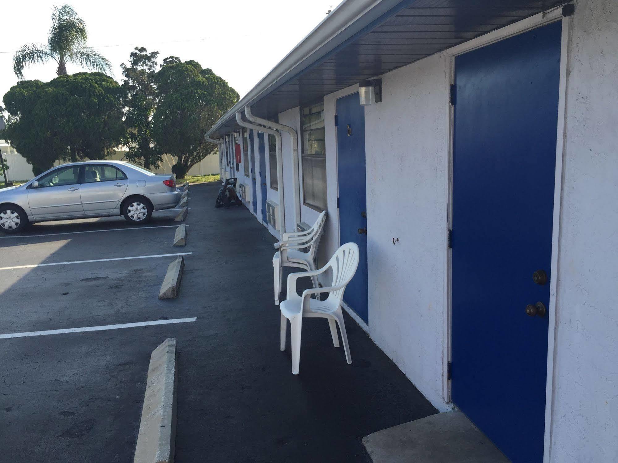 Sebring Inn Exterior foto